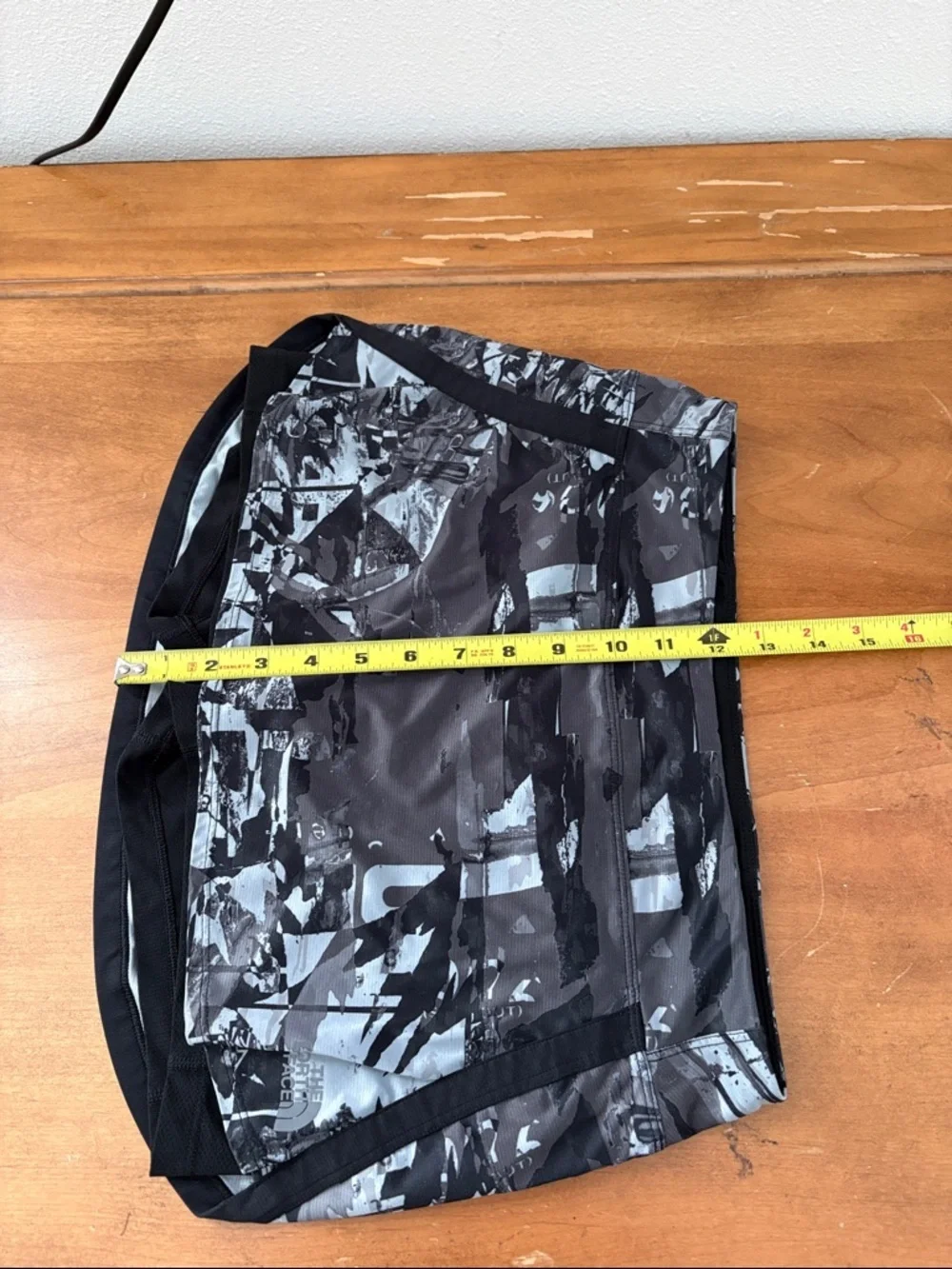 The North Face Women’s Black & Gray Patterned Athletic Skort Size Small